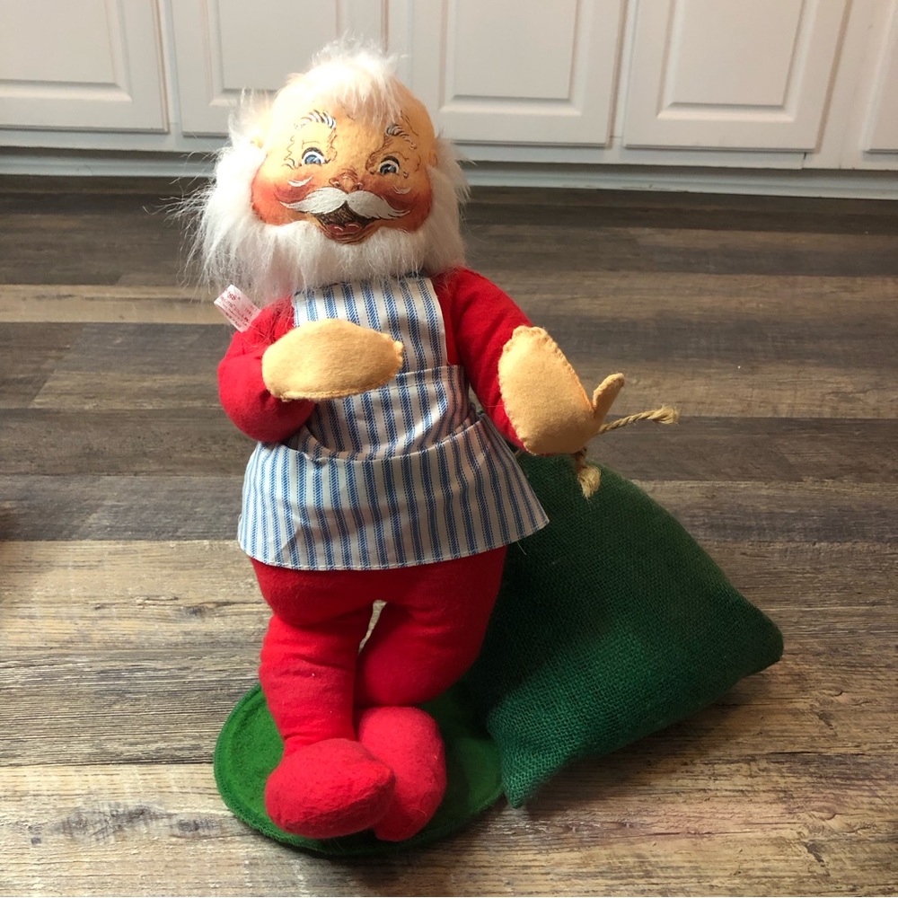 Annalee 18 Inch Santa Doll with green bag 1988 Mobilitee Inc Vintage